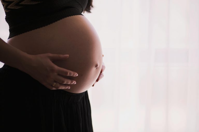 Should you give birth with an OB or a midwife?